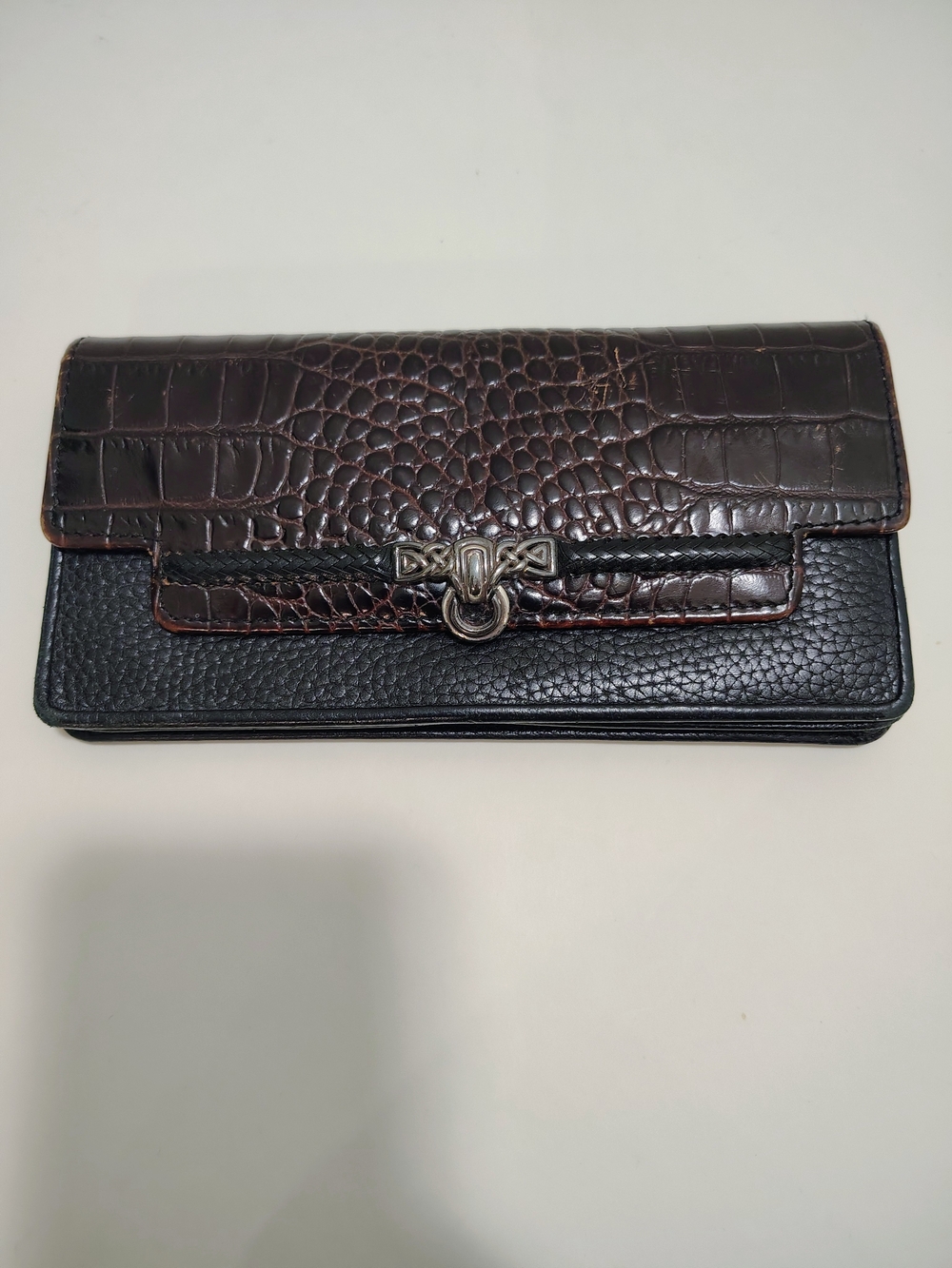 Rare Brighton GWYNEVERE Clutch Wallet Black Brown Croc Embossed Leather.